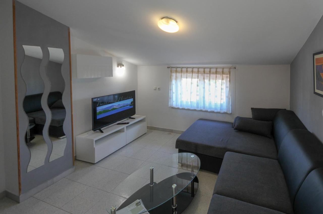 Apartments Borghese Пула Экстерьер фото